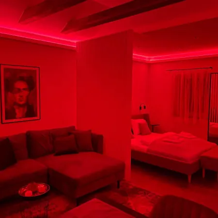 Πανσιόν Secret Garden Vendeghaz 4*