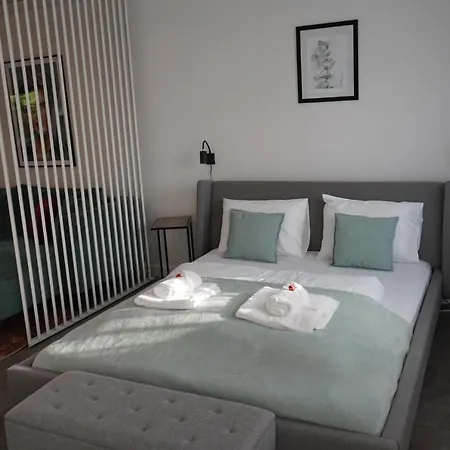 Πανσιόν Secret Garden Vendeghaz 4*