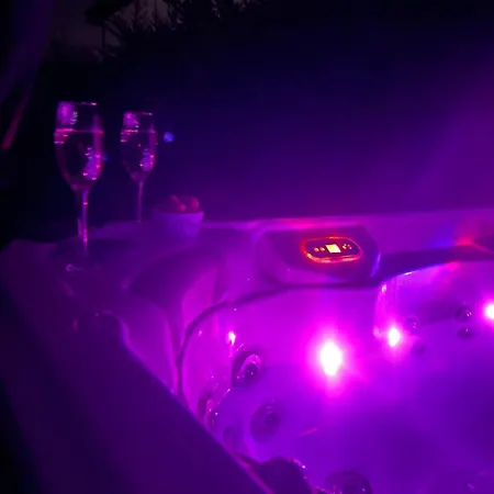 Πανσιόν Secret Garden Vendeghaz 4*