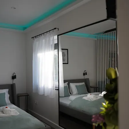 Πανσιόν Secret Garden Vendeghaz