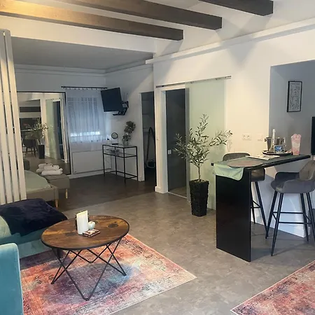 Secret Garden Vendeghaz Πανσιόν 4*