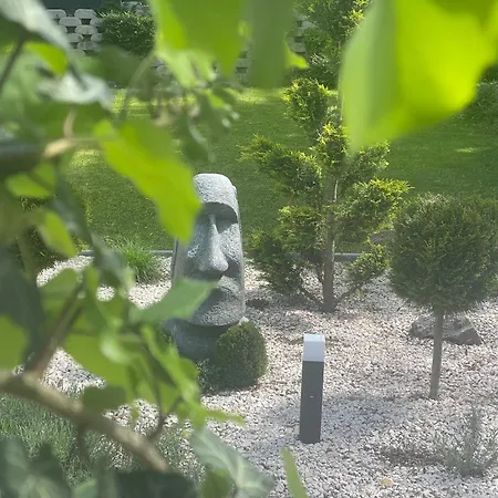 Πανσιόν Secret Garden Vendeghaz 4*